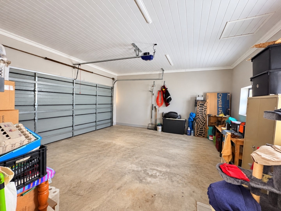 3 Bedroom Property for Sale in Outeniquasbosch Western Cape